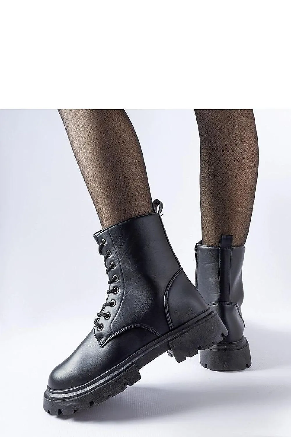 Black insulated trapper's shoes