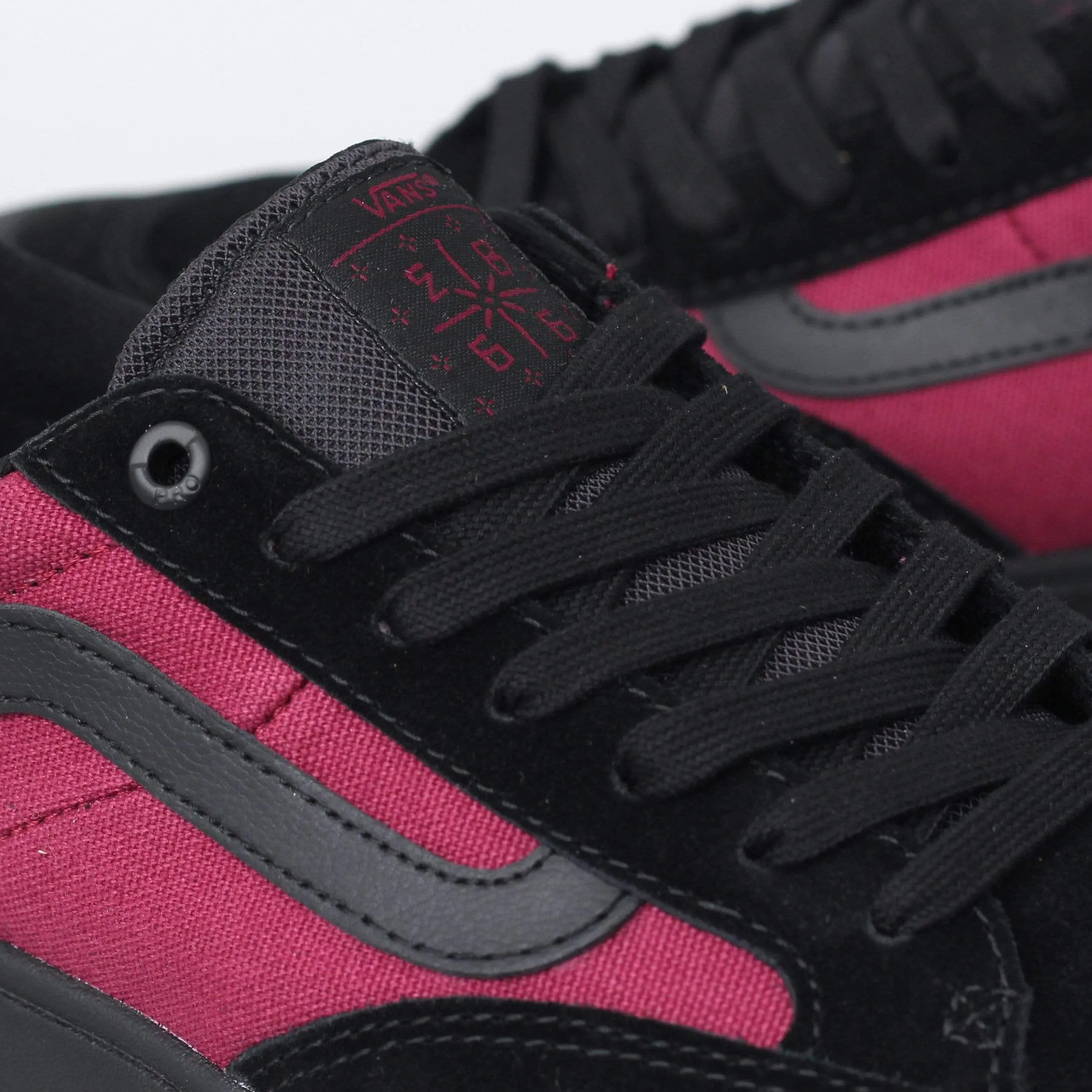 Vans Berle Pro Shoes (Punk) Black / Beet Red